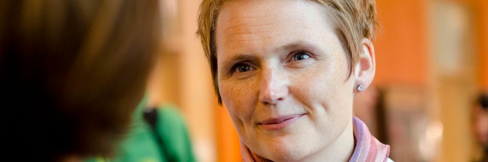 IT-minister Anna-Karin Hatt vil ha sjekket mobilnettene. Hun forventer at operatørene tar ansvar.
