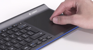 Dette trådløse tastaturet kommer med diger pekeplate