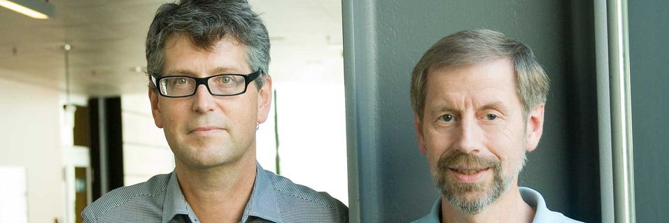 Leder for IP- og mobilt kjernenett, Bjørn Netland og prosjektleder Trond Egil Grønvold er igang med å flytte kunder over i Telenors nye kjernenett.