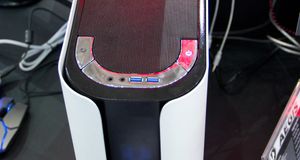 Her er et linjelekkert Steam Machine-kabinett