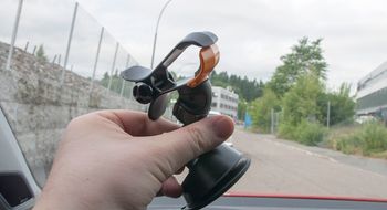 Klo + sugekopp = bilholder