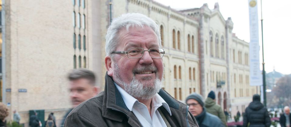 Frekvensdirektør Geir Jan Sundal i Post- og teletilsynet blir pensjonist 1. januar 2015. Nå skal det velges en etterfølger blant 16 søkere.