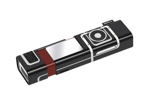 Det var lett å brenne seg på designmobiler før i tiden. Her Nokia 7280, som var stilig, men nær fullstendig umulig å bruke.