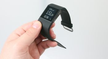 - Fitbits treningsarmbånd kan hackes på 10 sekunder