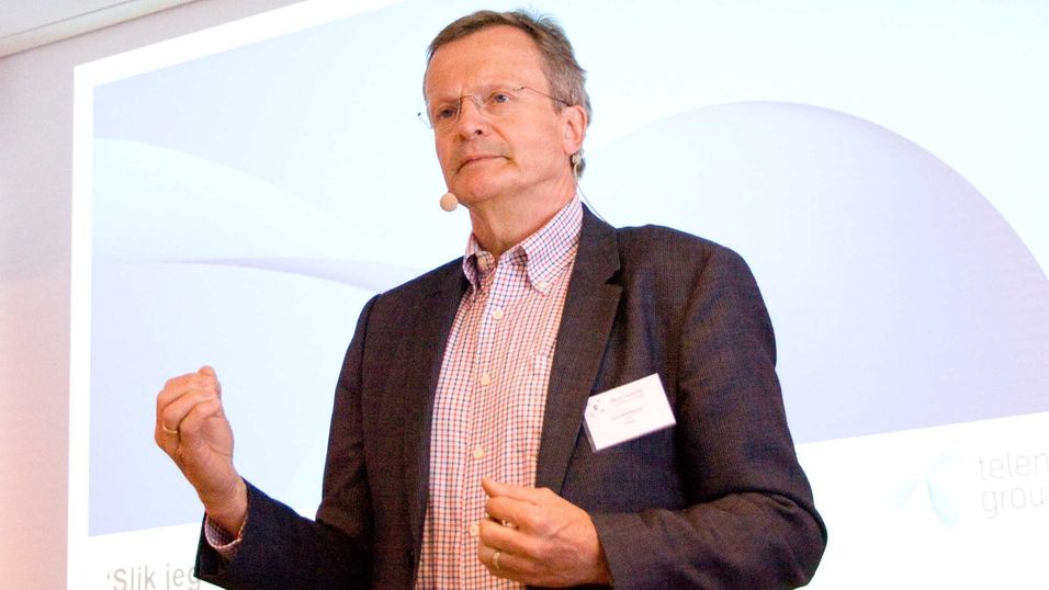 Konsernsjef Jon Fredrik Baksaas i Telenor oppfordret norske myndigheter til å tildele 700 MHz-båndet til mobilformål før dagens frekvenstillatelse til NTV går ut i 2021. Han mener det vil utløse nye investeringer i telebransjen.