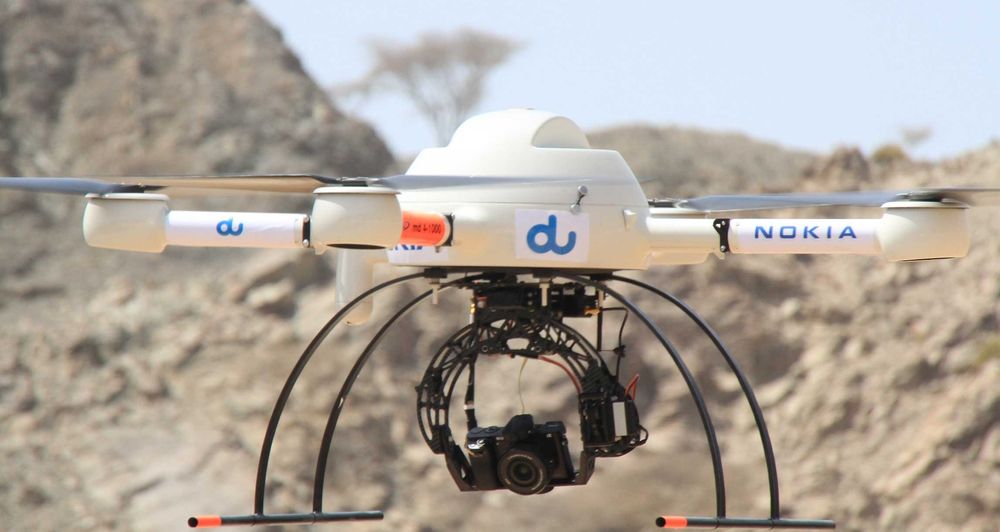 Her benyttes dronen til å teste sikten fra en planlagt mobilmast.
