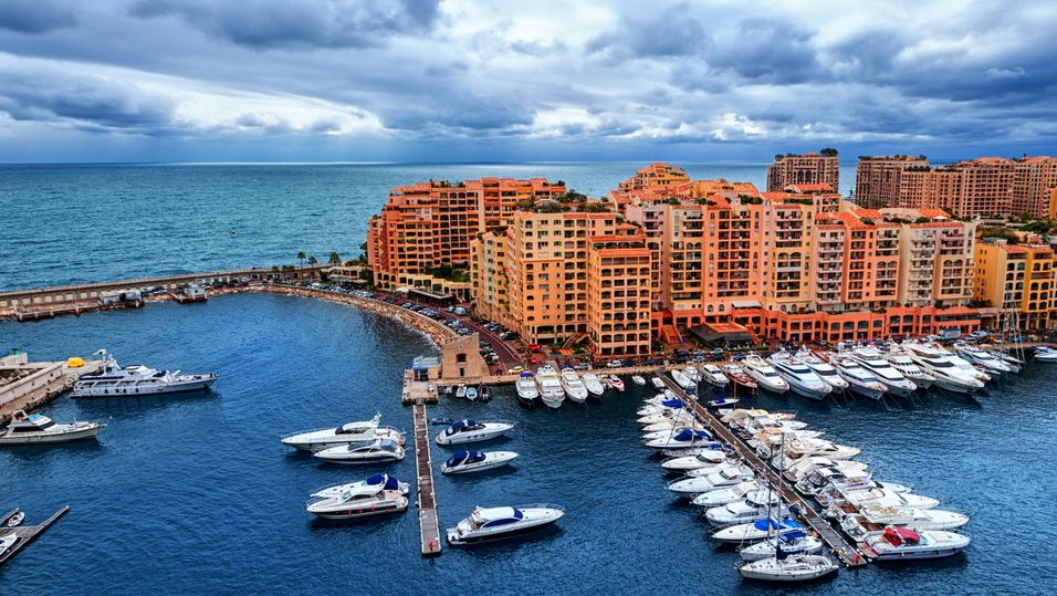 Monaco er et yndet utfartssted for nordmenn på ferie ved rivieraen. Men hverken Frankrike eller Italia topper Telenors surfeliste for juli 2015.