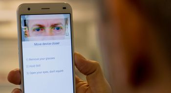 Denne mobilen har øyeskanner