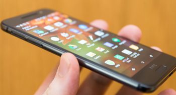 HTC One A9 HTCs One A9 blir først med Android 6.0 i norske butikker