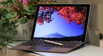 Venter du på Surface Pro 5? Da kan du vente lenge