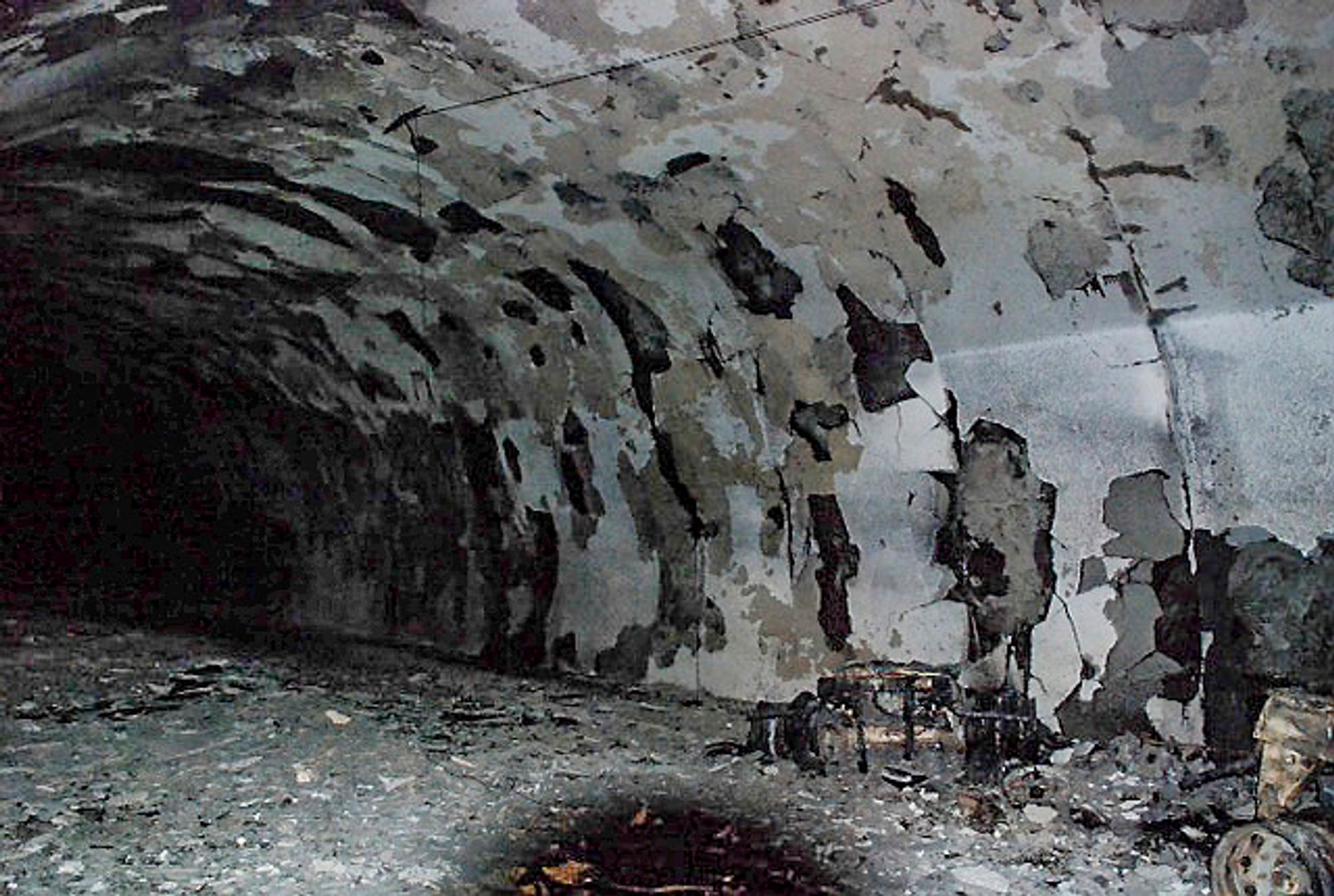 Brannvesenets bilder fra Skatestraumtunnelen etter brannen i juli. Foto: Flora brannvesen / Statens vegvesen / NTB scanpix