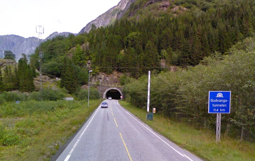 Gudvangatunnelen, som ligger på E16, ble i august 2013 rammet av en storbrann.