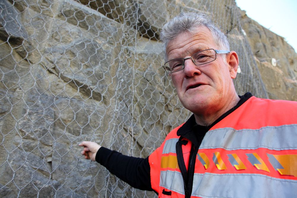 Ivar Hol i Statens vegvesen kan mer enn å forvalte driften av vegene i Midt-Norge. Også månefasene og dere virkning på været har han greie på. (Foto: Kjell Herskedal)