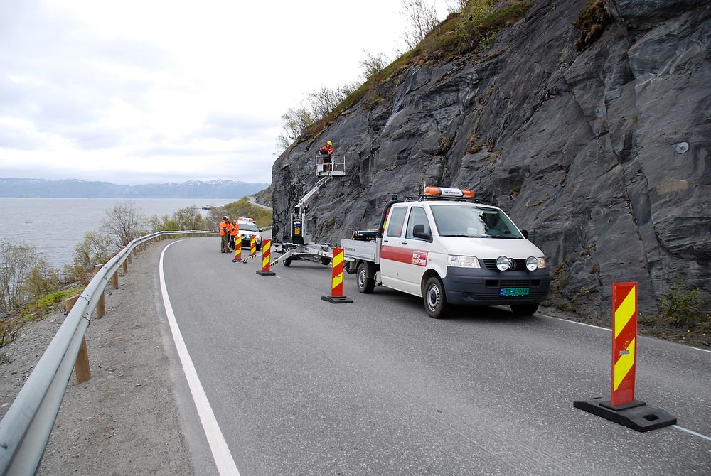Sikring av fjellvegg på Kolo Veidekkes drift og vedlikeholdskontrakt i Alta. Foto: Ane Sangnes.