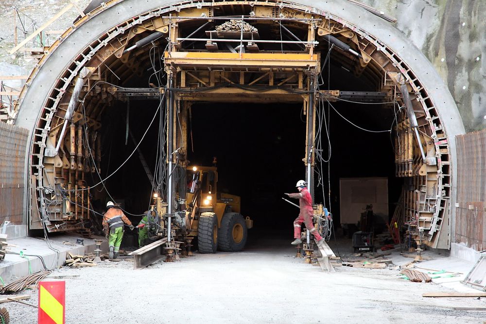 Fra tunnelportalen på Oppdølstranda tunnel. Foto: Kjell herskedal