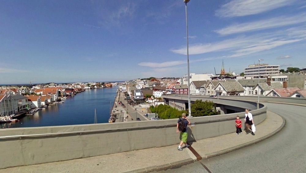 Risøy bru som fører fylkesveg 47 over det kjente Smedasundet i Haugesund, inngår i driftsområdet som er oppkalt etter byen. (Foto:Google)