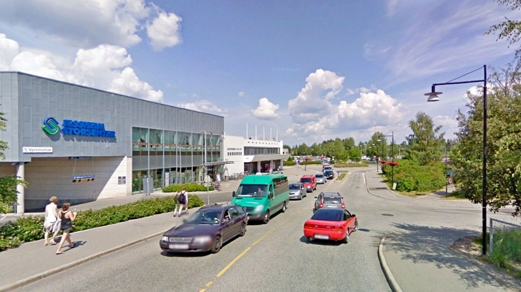Veidekke leder kampen om driftskontrakten for Romerike vest. Oppdraget gjelder blant annet fylkesveg 459 som går gjennom Jessheim i Ullensaker. (Foto: Google)
