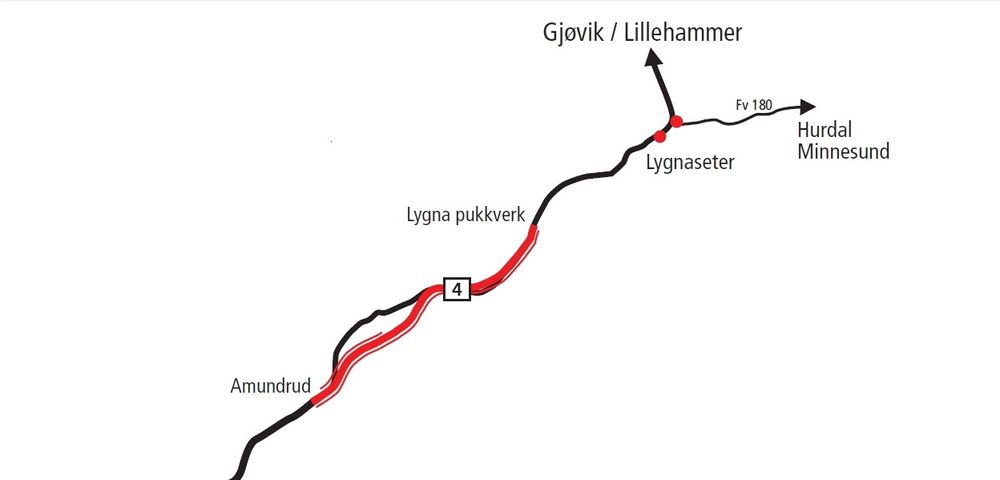 Den røde linjen markerer traséen til ny riksveg 4. Hvis Magne Sveen får kontrakten, blir det bare 32 km å reise fra hovedkontoret til anleggstedet. (Ill.: Statens vegvesen)