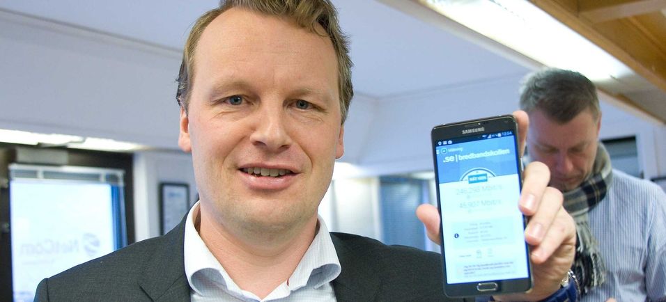 Teknisk direktør Jon Christian Hillestad i Teliasonera ønsker seg sammenhengende spektrum og må nå forhandle med Telenor for å eventuelt få det til. Hvis ikke vil 4G+-teknologi etter hvert sannsynligvis kunne utnytte spektrum som ikke er sammenhengende. Her fra lanseringen av 4G+ i Kristiansand. .