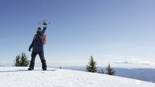 Denne kamera-dronen følger etter deg over alt