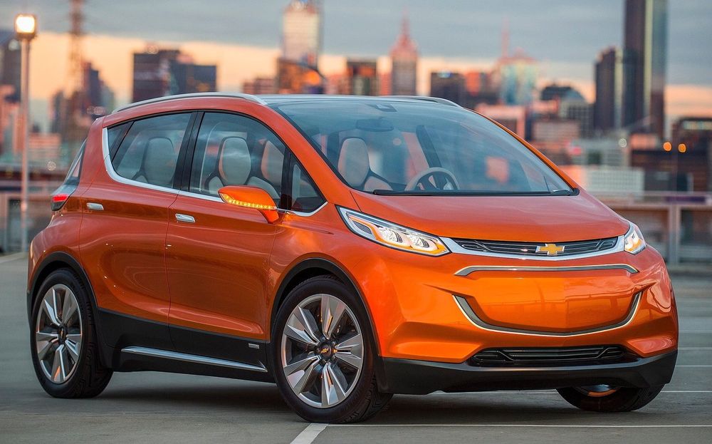 Chevrolet Bolt-konseptet viser hvordan GM har tenkt å tilby en elbil med stor rekkevidde og relativt lav pris. 