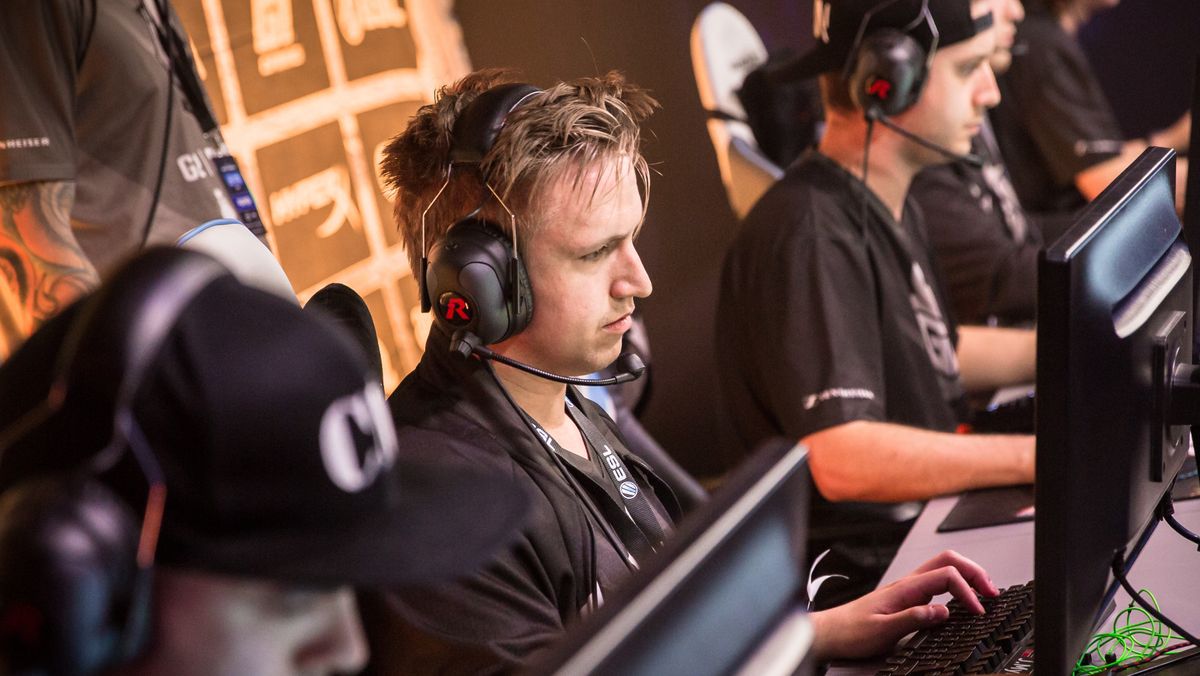 E SPORT: Dignitas med tap i avgjørende kvalifiseringskamp E SPORT: Norges Counter Strike håp kvalifiserte seg til ESL