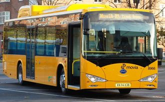 To slike BYD elektriske busser ble i 2014 satt i ordinær rutetrafikk i København.