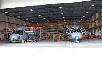 Tre NH90-helikoptre i hangaren på Bardufoss.