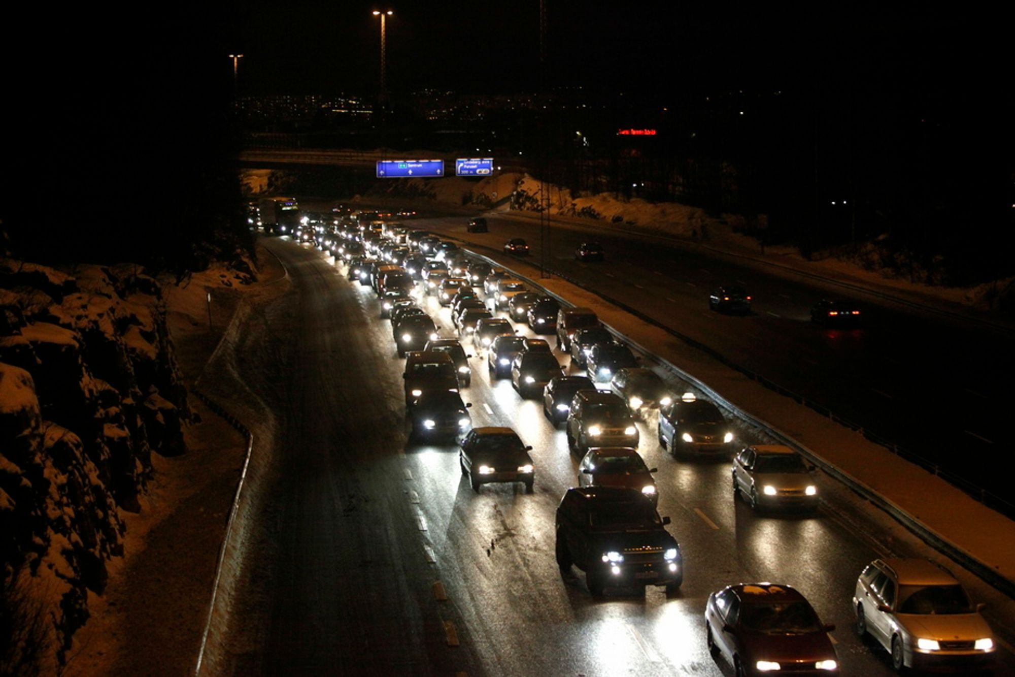 FORSKJELL: Det kan bli dyrere å passere bomringen i Oslo til større CO2-utslipp bilen din har.