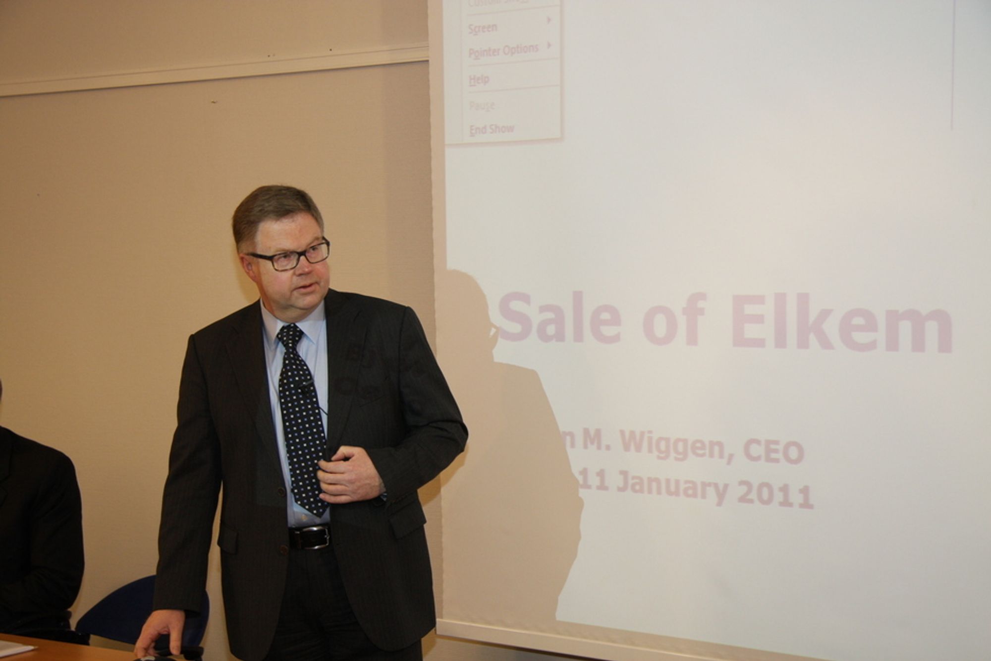 ELKEM BLIR KINESISK: ¿ Dette styrker Elkem internasjonalt. Det er viktig at det investeres videre i Elkem. Det er også viktig at forsknings- og utviklingsvirksomheten i selskapet blir i Norge, sier Orkla-direktør Bjørn Wiggen.