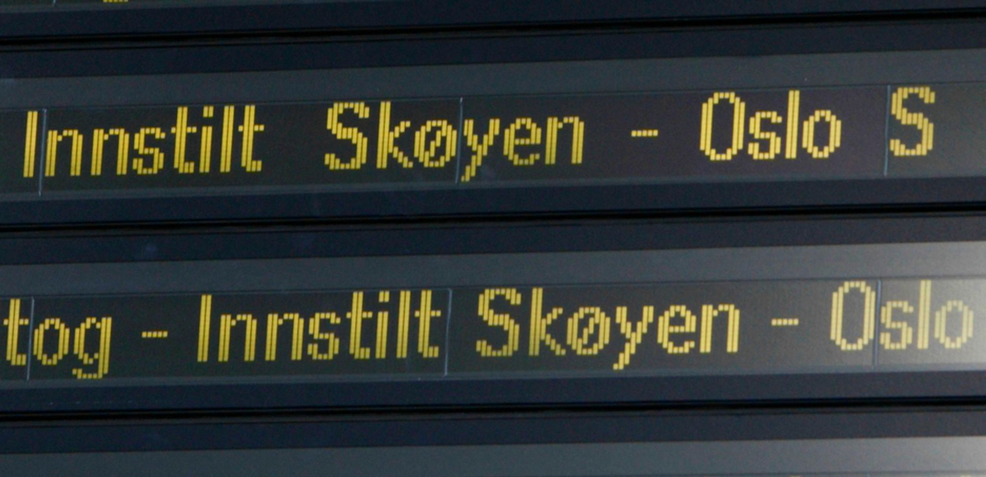 DYRT: Innstilte tog og forsinkelser i kollektivtrafikken koster. Urbanet Analyse mener undersøkelsen viser hvor viktig det er å investere for å øke påliteligheten til kollektivtrafikken, spesielt i Akershus.