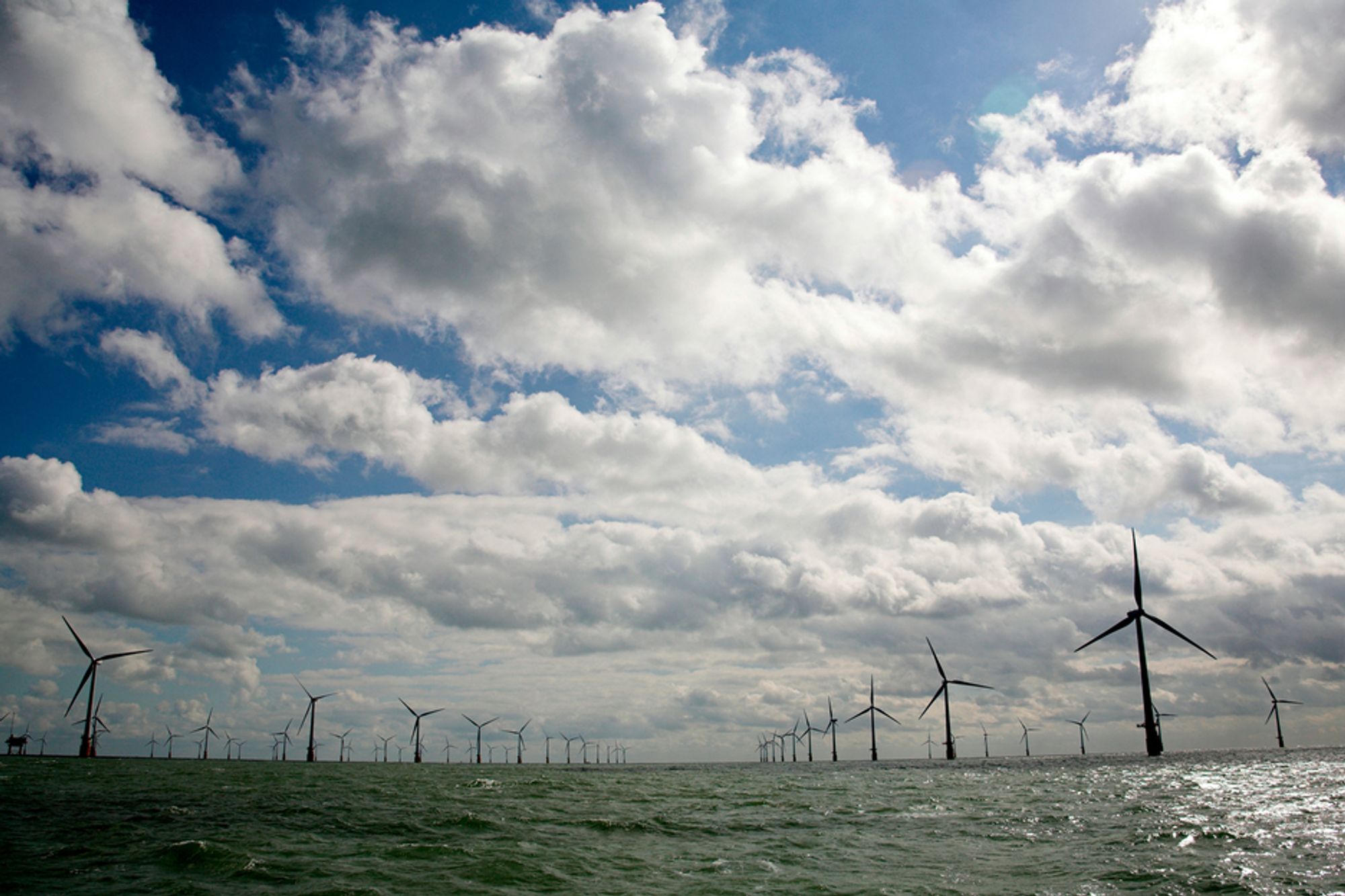 Finansdepartementet lar sjansen gå fra seg til å la Norge ta en posisjon på markedet for teknologiutvikling av offshore vindkraft, mener spesialrådgiver Tor Mühlbradt i Innovasjon Norge. (Foto: Vattenfall)