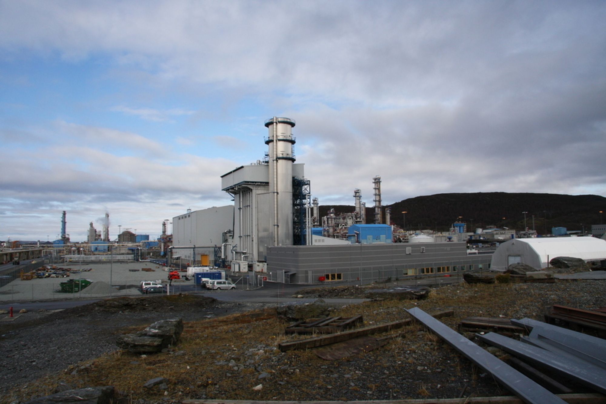 Naturkrafts gasskraftverk på Kårstø skulle renses fra 2009. Det ble det ikke noe av, og nå krever miljøbevegelsen handling.