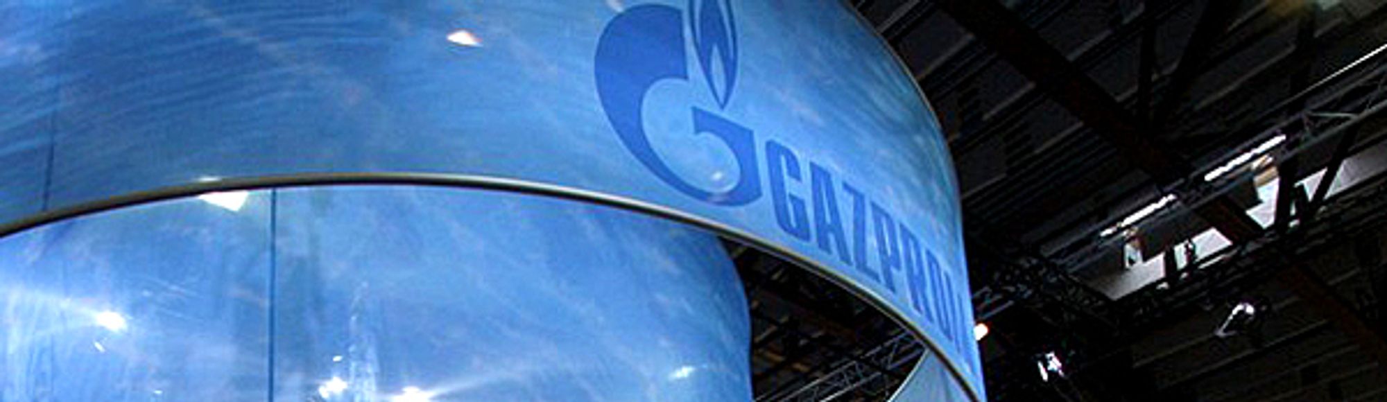 Energigiganten Gazprom har tirsdag morgen gjenåpnet gasskranene for forsyning til Europa via Ukraina.