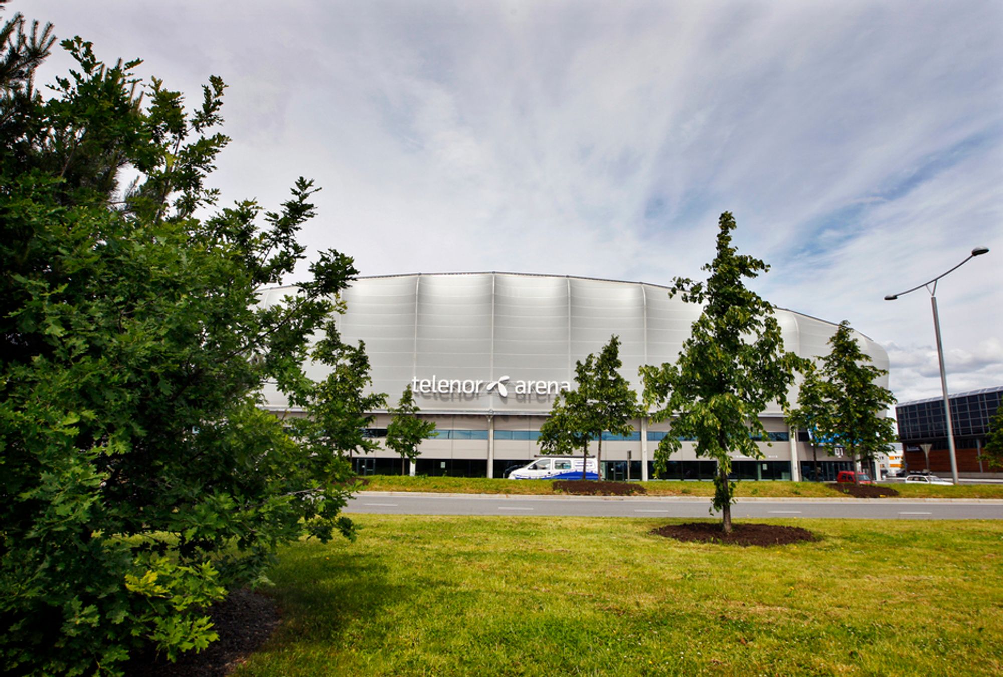 EUROPAS STØRSTE INNENDØRSARENA: Telenor Arena på Fornebu er valgt som vert for neste års Eurovision Song Contest. Den tidligere kritiserte infrastrukturen bekymrer ingen.