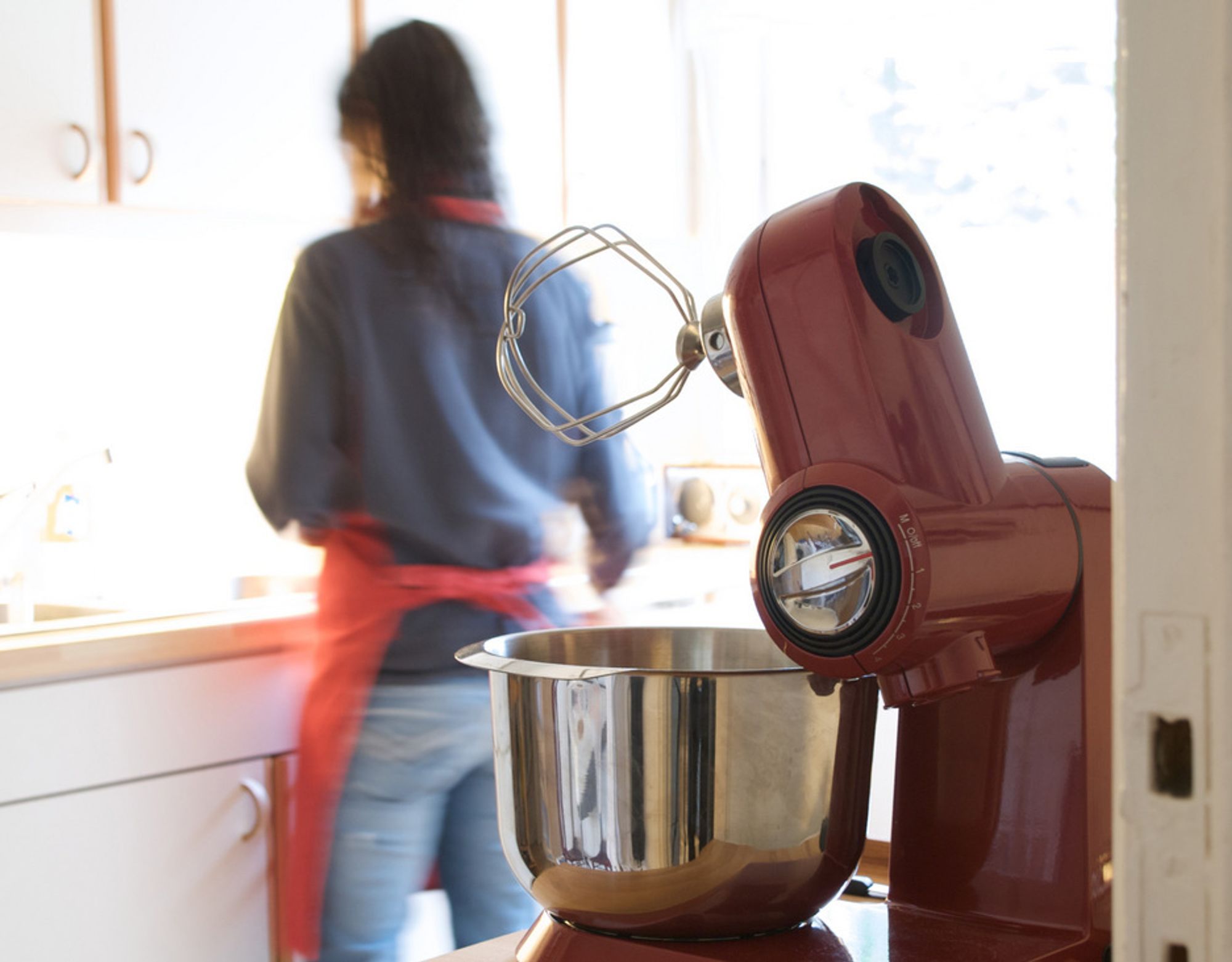 En kjøkkenmaskin kan fort vise seg å bli din beste venn. Vi tester fire av de mest populære.