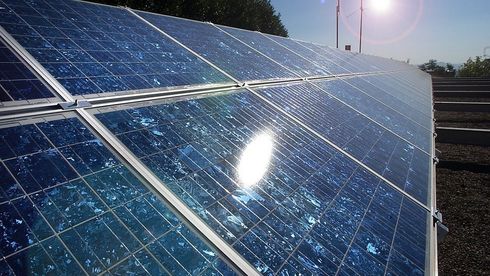 Nå kan du få støtte til å installere solceller på taket