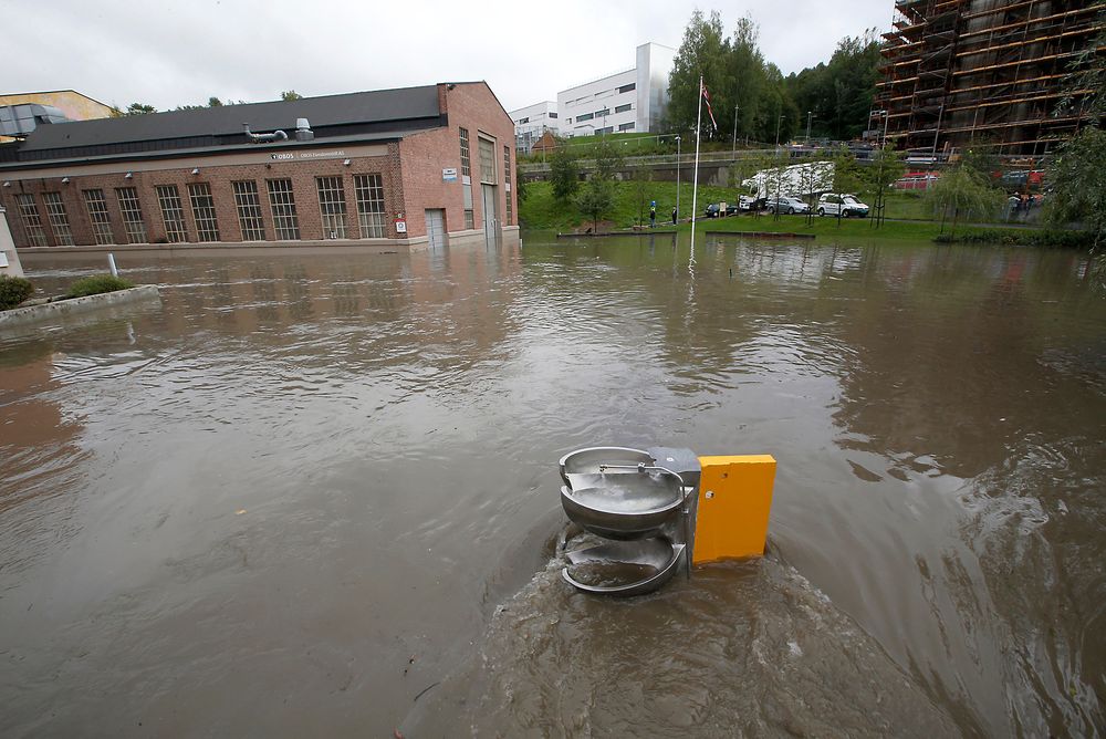 Bydelen Kværnerbyen i Oslo ble oversvømt nylig. Slike hendelser kan bli langt vanligere, ifølge en ny klimarapport. 