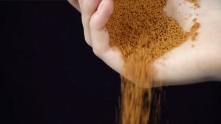 Sukker-avfall blir nytt supermateriale: Dobbelt så sterkt som karbonfiber