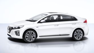 Hyundai Ioniq leveres som elbil, hybrid og ladehybrid.