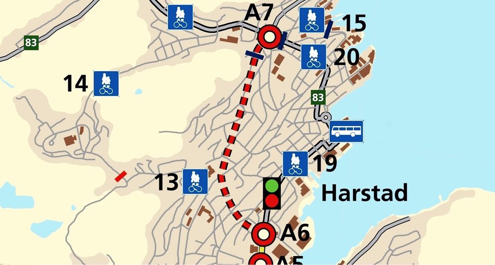 Den stiplete linjen markerer Harstadåstunnelen. Den er et av flere delprosjekter i Harstadpakken, som er kostnadsberegnet til 1,55 milliarder 2014-kroner. (Ill.: Statens vegvesen).
