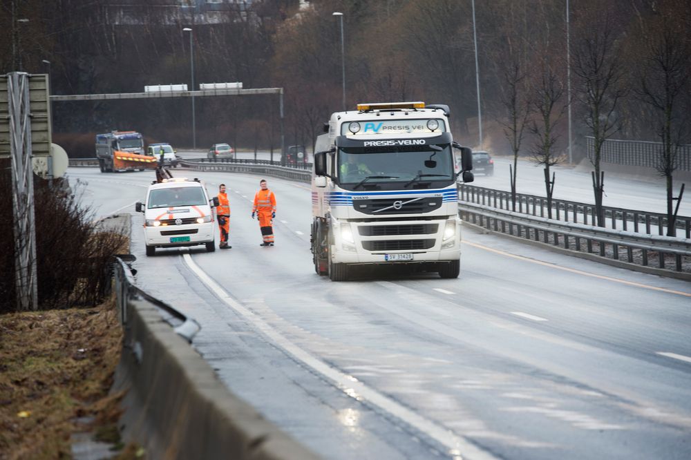 Mandag var 60 biler involvert i en stor kjedekollisjon på glatta på E39 ved Eidsvåg i Bergen.