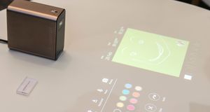 Sony Xperia Projector Projiserer planene dine på bordet, og lar deg redigere dem