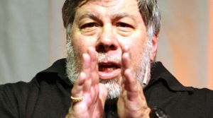 Woz%2009.300x167.jpg