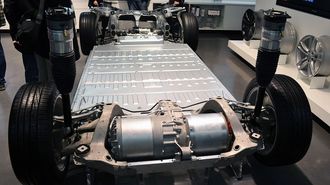 Bildet viser batteripakken til en Tesla Model S.