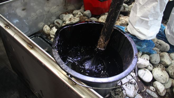 «Stokk» med vakuum erstatter bøtte og spade ved oljesøl