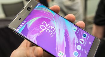 Sony Xperia XA Ultra Skjermen i Sonys nye telefon går heeelt ut til kantene
