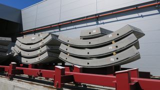 Follobanen skal kles med 140.000 betongelementer - produseres på egen fabrikk