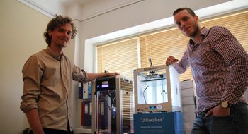 De forvandlet leiligheten til en 3D-skriverbutikk