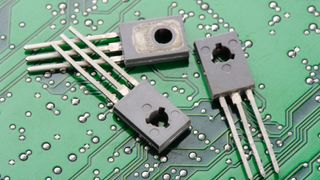 Moores lov skal overleve selv når transistorene ikke lenger kan krympes